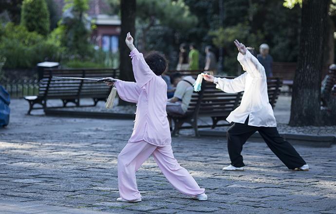 早上打太极好还是晚上好 打太极拳要注意什么