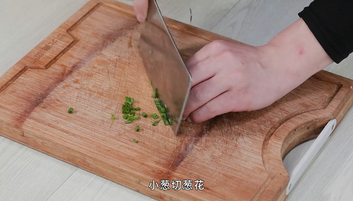 肥牛蝦仁炒飯怎么做 肥牛蝦仁炒飯的做法