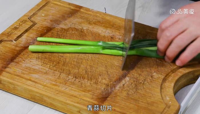 老腊肉炒豌豆尖怎么做 老腊肉炒豌豆尖的做法