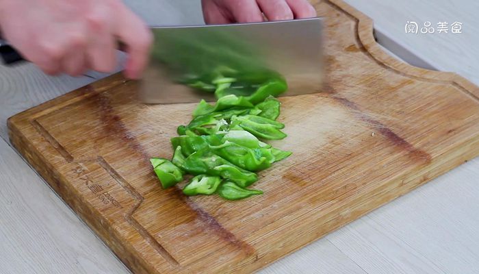 蛤蜊肉炒青椒的做法  蛤蜊肉炒青椒怎么做