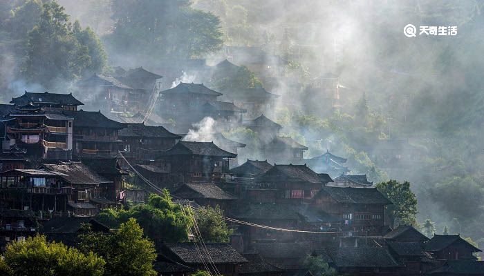 宿石邑山中后两句表达了作者什么样的情感 宿石邑山中表达的情感