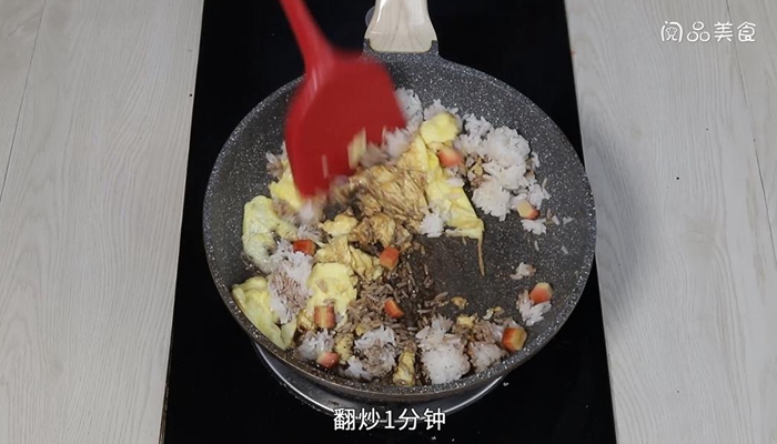 西兰花配蛋炒饭做法 西兰花配蛋炒饭怎么做