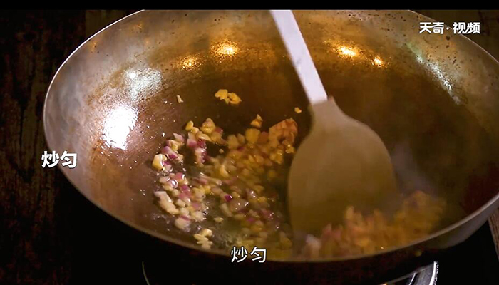 奶油蒜蓉烤大虾的做法 奶油蒜蓉烤大虾怎么做