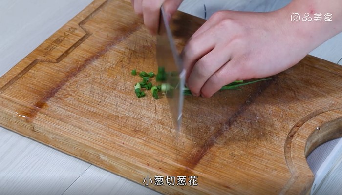 豌豆尖蘑菇豆腐汤怎么做 豌豆尖蘑菇豆腐汤的做法