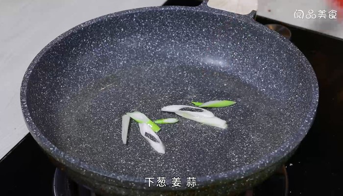 雪里蕻青椒炒墨魚，雪里蕻青椒炒墨魚怎么做，雪里蕻青椒炒墨魚的做法