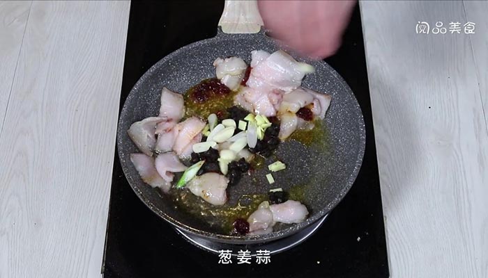 芦笋炒回锅肉怎么炒 芦笋炒回锅肉