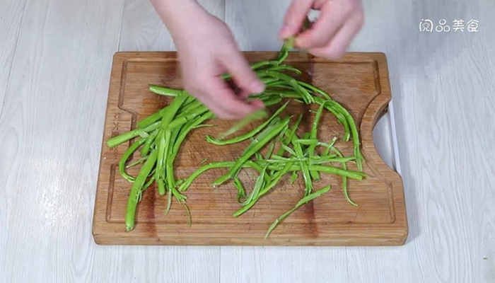 五花肉炒空心菜桿的做法 五花肉炒空心菜桿怎么做