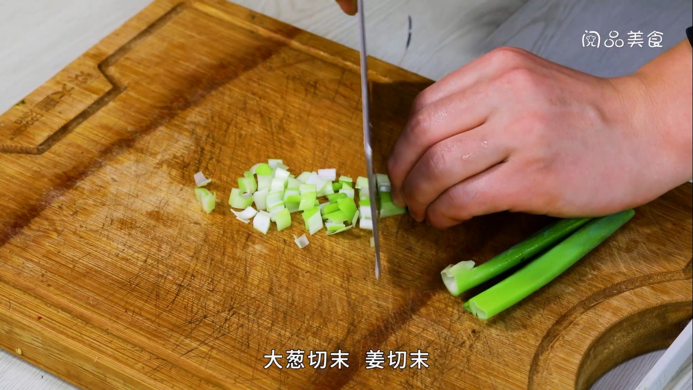 槐花雞蛋餃子的做法 槐花雞蛋餃子怎么做