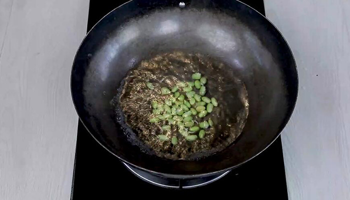 青椒番茄炒毛豆做法 青椒番茄炒毛豆怎么做