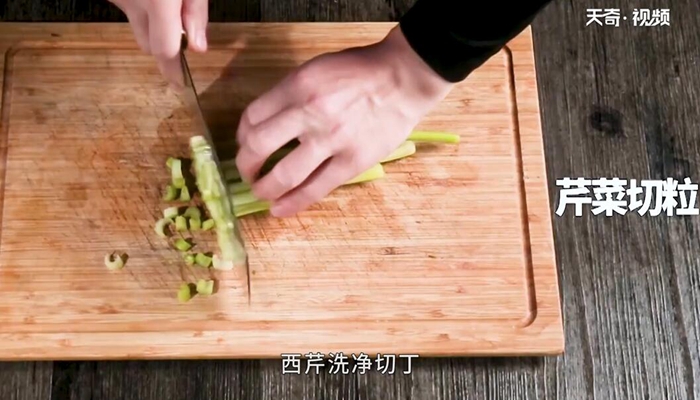 芹菜甜椒牛肉的做法 芹菜甜椒牛肉怎么做