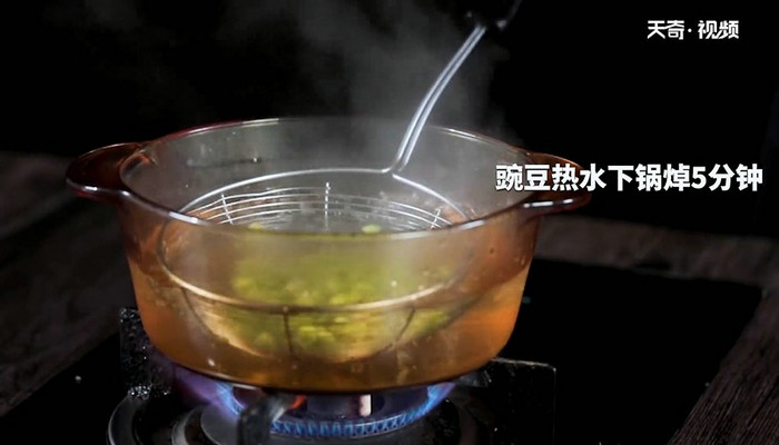 鹅肝虾仁炒饭怎么做 鹅肝虾仁炒饭的做法