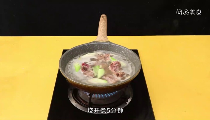 野生菌牛骨湯的做法 野生菌牛骨湯怎么做好吃