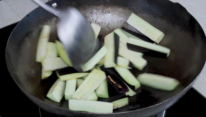 豆豉燜茄條的做法 豆豉燜茄條怎么做