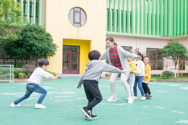 幼師怎么對(duì)待孩子吵鬧 幼兒吵鬧如何制止