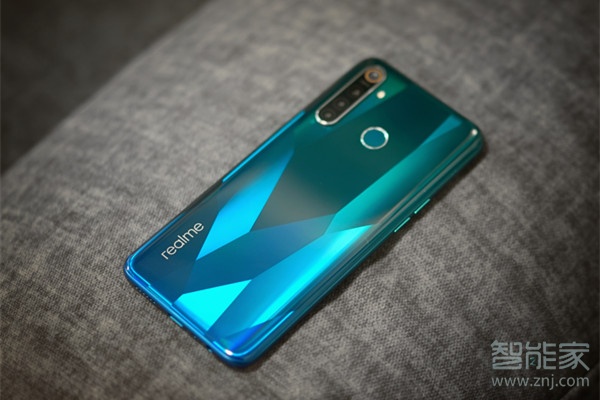 realme Q后蓋是什么材質(zhì)