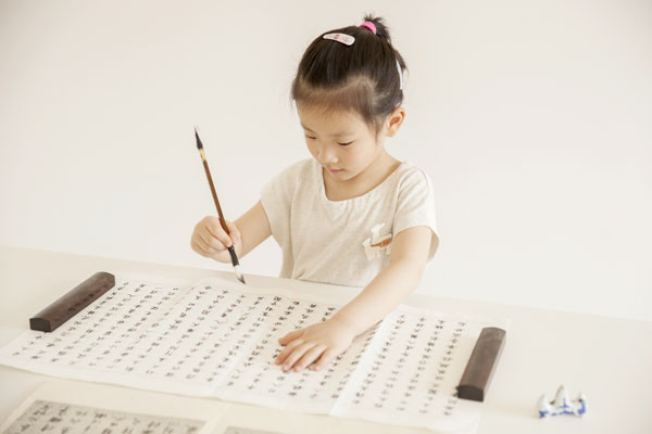 孩子什么時候練毛筆字合適 小孩子什么時候?qū)W毛筆