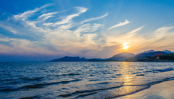 海濱仲夏夜是按照什么順序描寫的，海濱仲夏夜的描寫順序