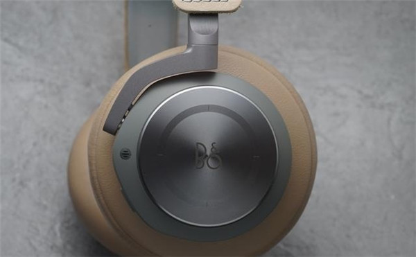 B&O PLAY BeoPlay H9怎么使用