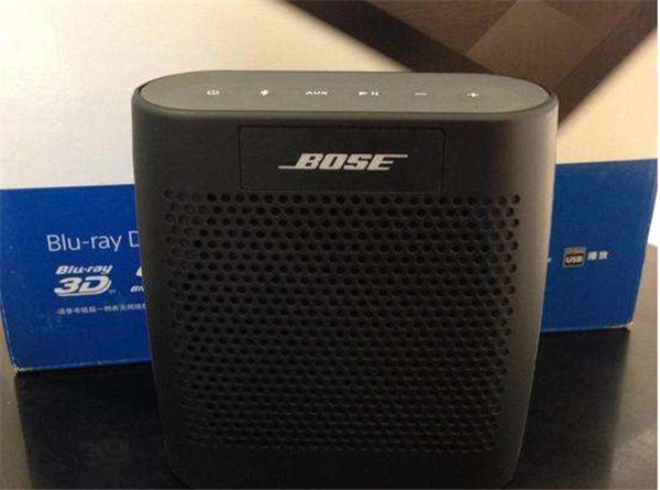 解決Bose SoundLink Color2藍牙音響連接交流電源時揚聲器不啟動的問題