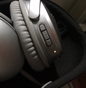 BOSE QC35耳機怎么充電