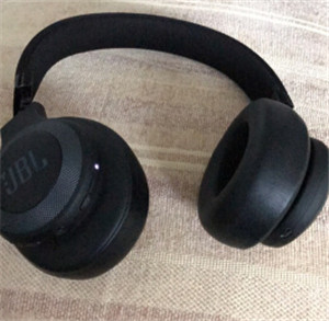 JBL E65BTNC耳机怎么使用降噪功能