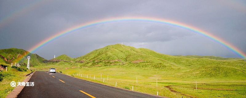 雨后复斜阳关山阵阵苍翻译为现代汉语 雨后复斜阳关山阵阵苍翻译为现代汉语是什么意思