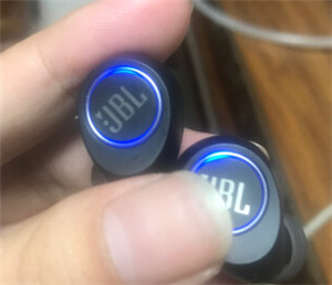 JBL FREE耳機怎么檢查剩余電量