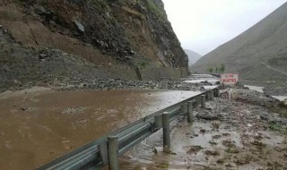 山区遇到泥石流怎样正确逃跑 山区遇到泥石流如何正确逃跑