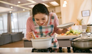 炖鸽子用什么配料最好 炖鸽子最佳搭配