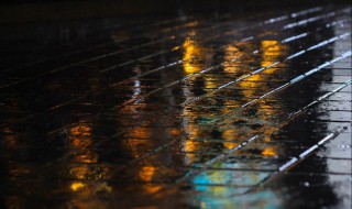 下雨失落的傷感說說 下雨了心里傷感的朋友圈文案