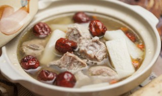 雞肉搭配什么食材煲湯 哪些食物可以和雞肉一起煮湯