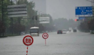 狂风暴雨是什么意思 狂风暴雨简单介绍