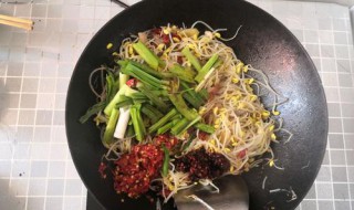 老干媽炒豆芽制作方法 制作老干媽炒豆芽方法