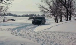 冬天雪地爬坡驅(qū)車技巧（冬天雪地爬坡驅(qū)車技巧是什么）