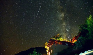 星空迷上山野有霧有燈也有歸人什么意思 星空迷上山野有霧有燈也有歸人意思解析