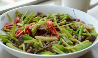 香芹牛肉做法步驟 香芹炒牛肉怎么做