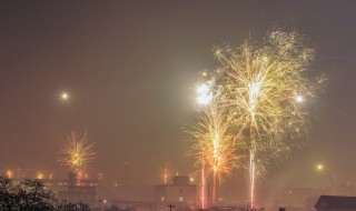 在除夕这天人们会干什么（在除夕这天人们会干什么英文）