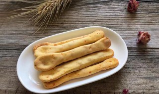 簡(jiǎn)易版磨牙棒餅干的家常做法（磨牙餅干自己做）