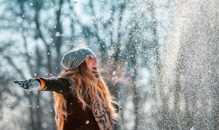 雪人的说说心情短语 雪人的说说心情短语怎么写