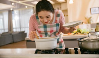 西红柿鸡蛋豆腐汤怎么做好吃（西红柿鸡蛋豆腐汤怎么做好吃窍门）