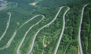 自动挡开盘山公路转弯技巧 自动挡开盘山路怎么开