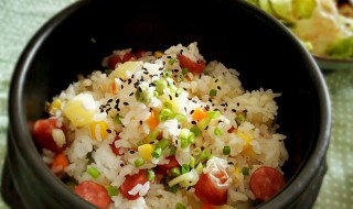 胡蘿卜香腸土豆燜飯怎么做