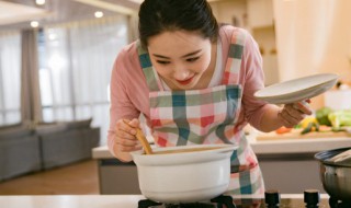 花膠湯怎么煲（花膠湯怎么煲好喝）