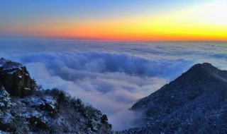 及既上苍山负雪,明烛天南翻译 及既上是什么意思