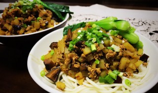 豇豆土豆絲炸醬面（豇豆粒炸醬面）