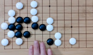 下围棋的方法和技巧（下围棋的简单方法）