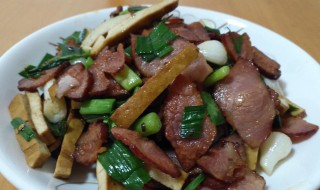 臘肉豆腐干炒蒜苔 臘肉豆腐干炒蒜苔怎么做