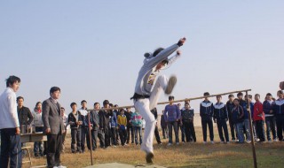 六年级跳高的方法（小学六年级跳高技巧）