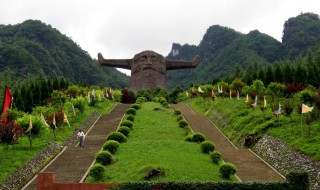 湖北神农架属于哪个市（神农架的具体位置在哪里）