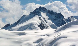 阿尔卑斯山最高峰是什么峰 阿尔卑斯山脉最高的峰